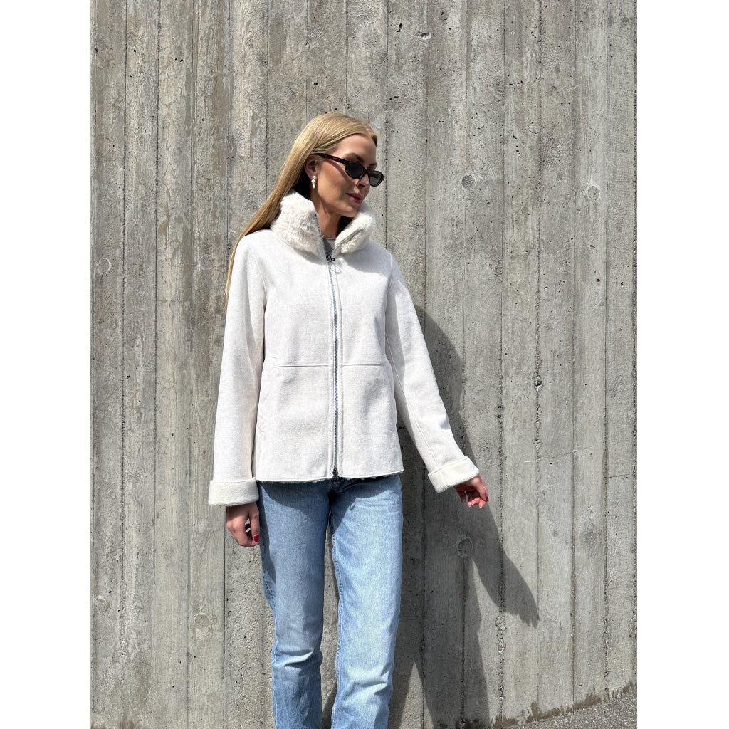 Junge Penelope Kv. 90 12-Ivory