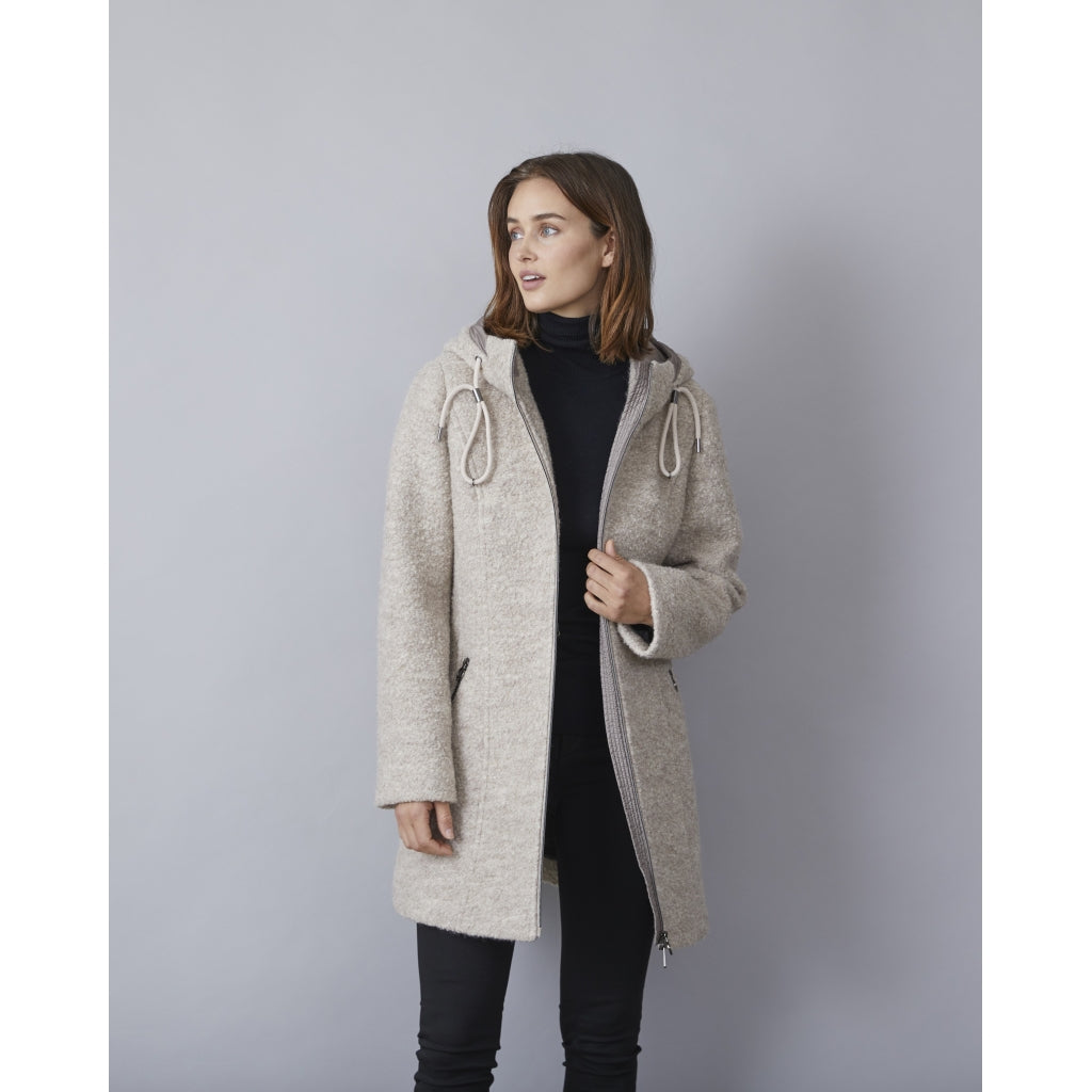 Junge Macy Kv. 11 12-Latte