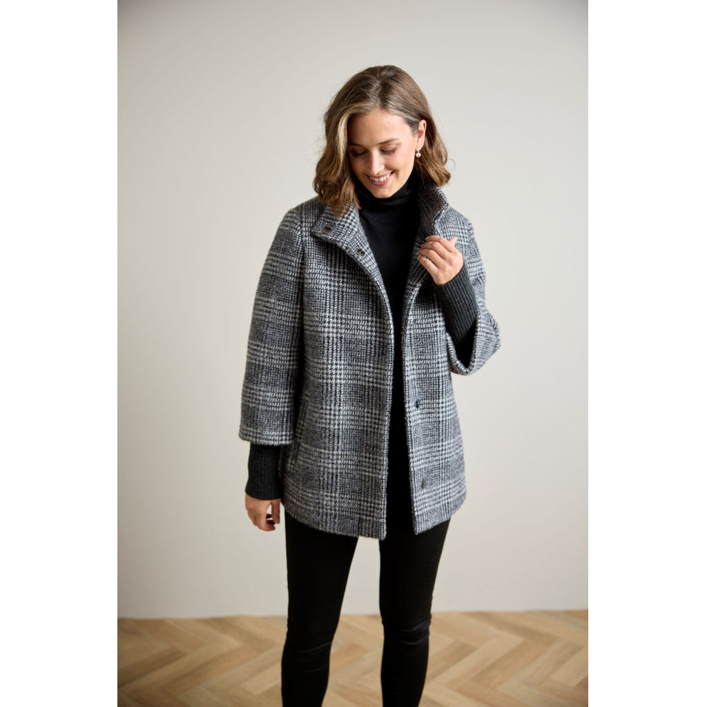 Junge Olga Kv. 12 90-Black
