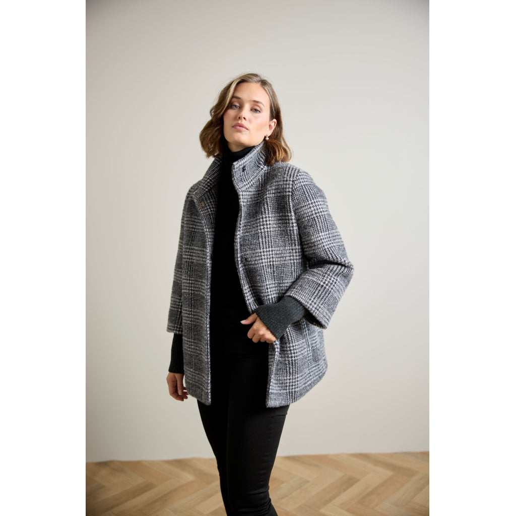 Junge Olga Kv. 12 90-Black