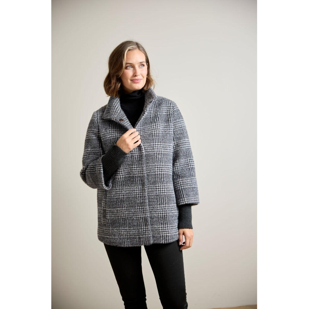 Junge Olga Kv. 12 90-Black