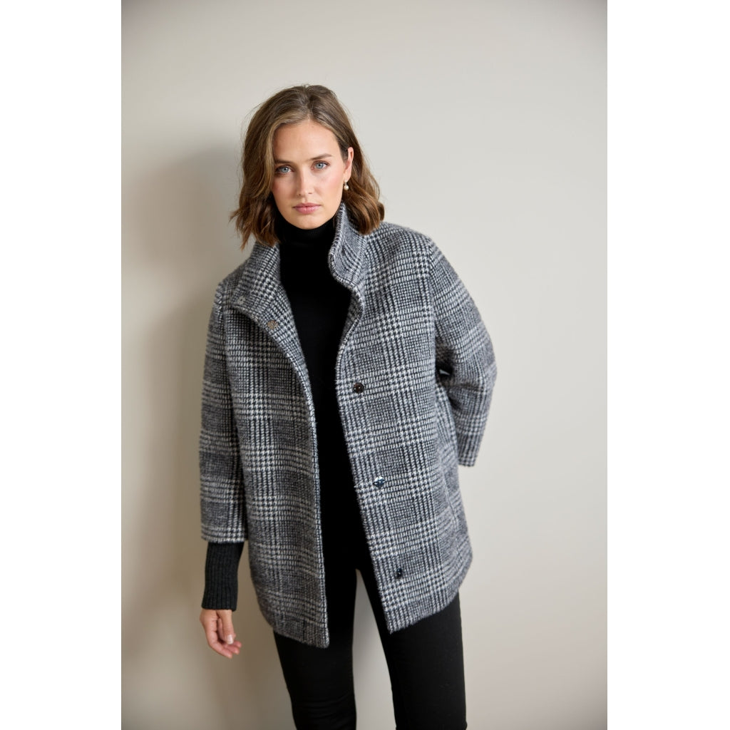 Junge Olga Kv. 12 90-Black