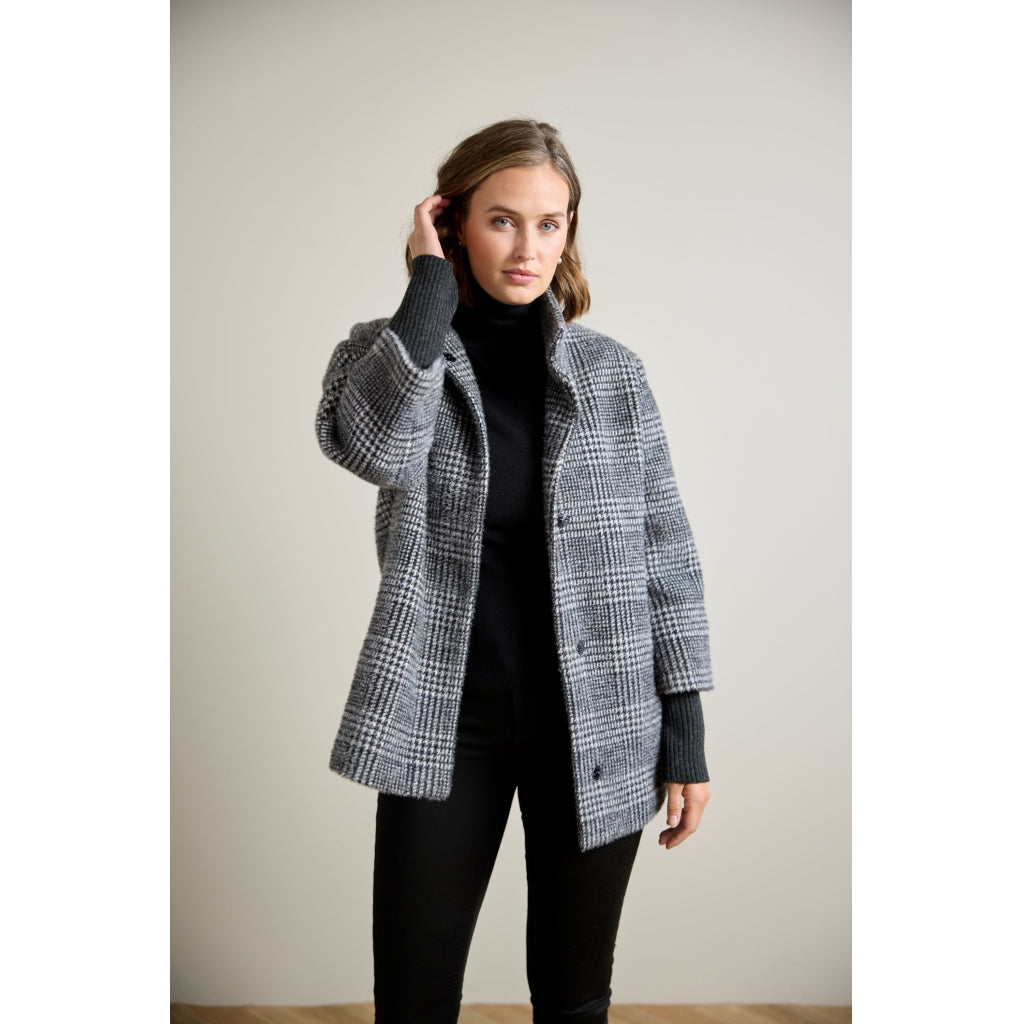 Junge Olga Kv. 12 90-Black